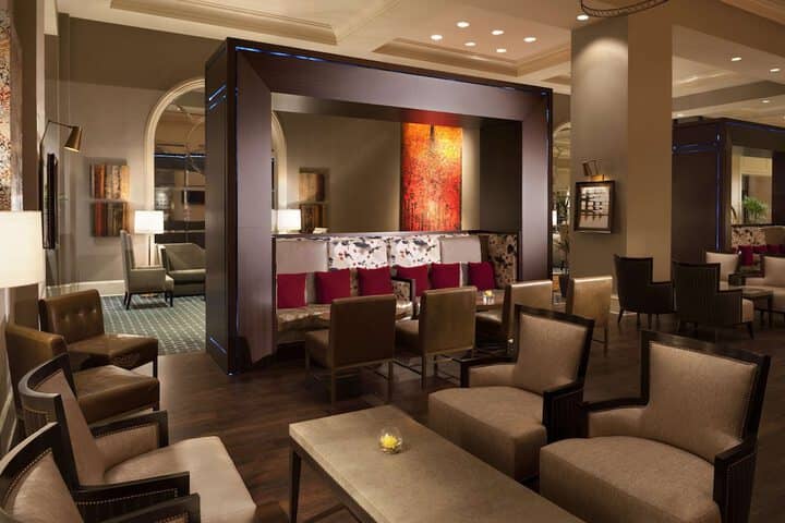 Lounge 51 of 97
